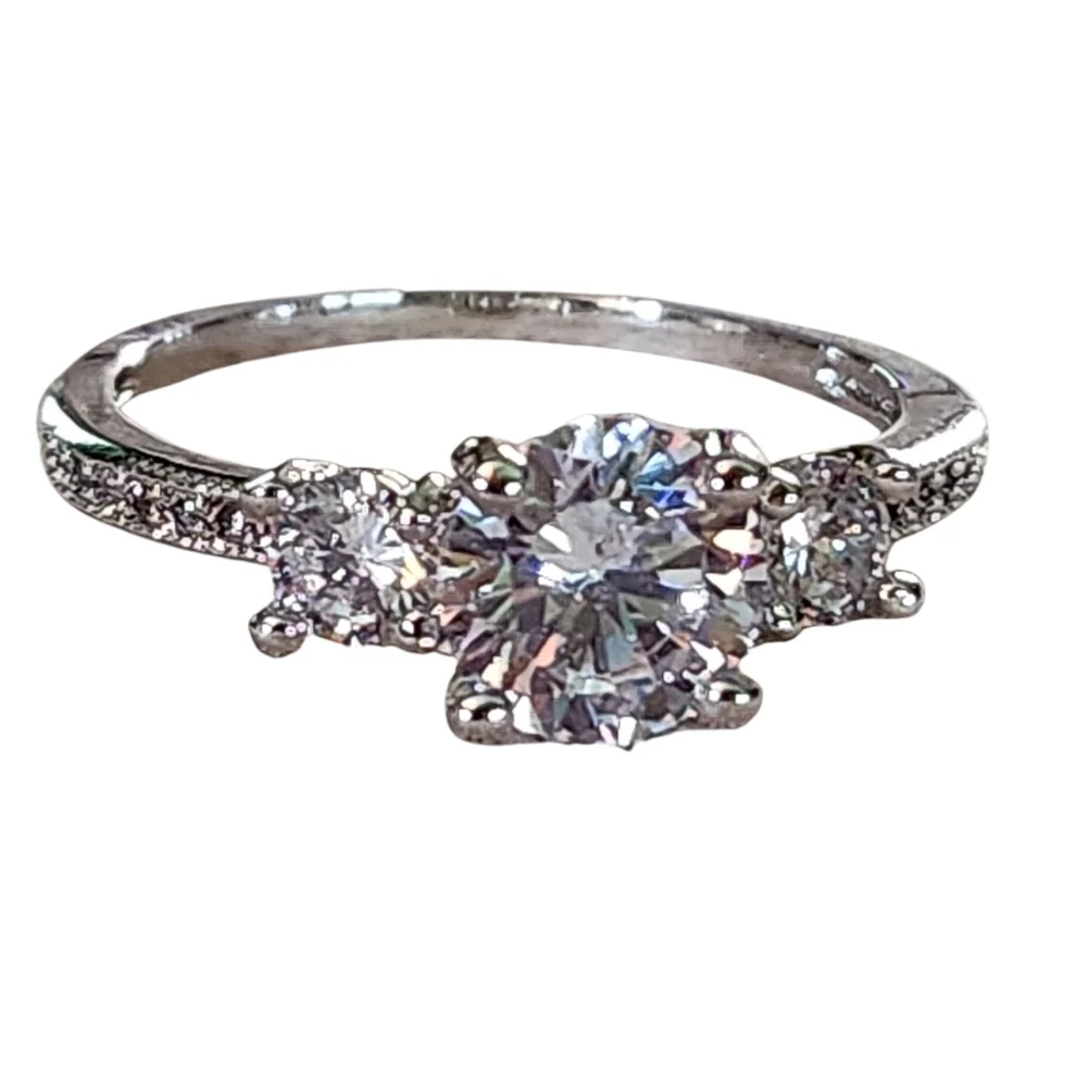 💍NEW & BEAUTIFUL💍 Three Stone Round CZ Engagement Ring Silver Tone Pave Size 9
